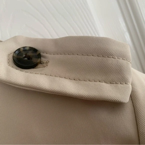 Banana Republic Trench Coat: Khaki Beige, 2 Side Pockets, 2 Side Slits M - Picture 8 of 16